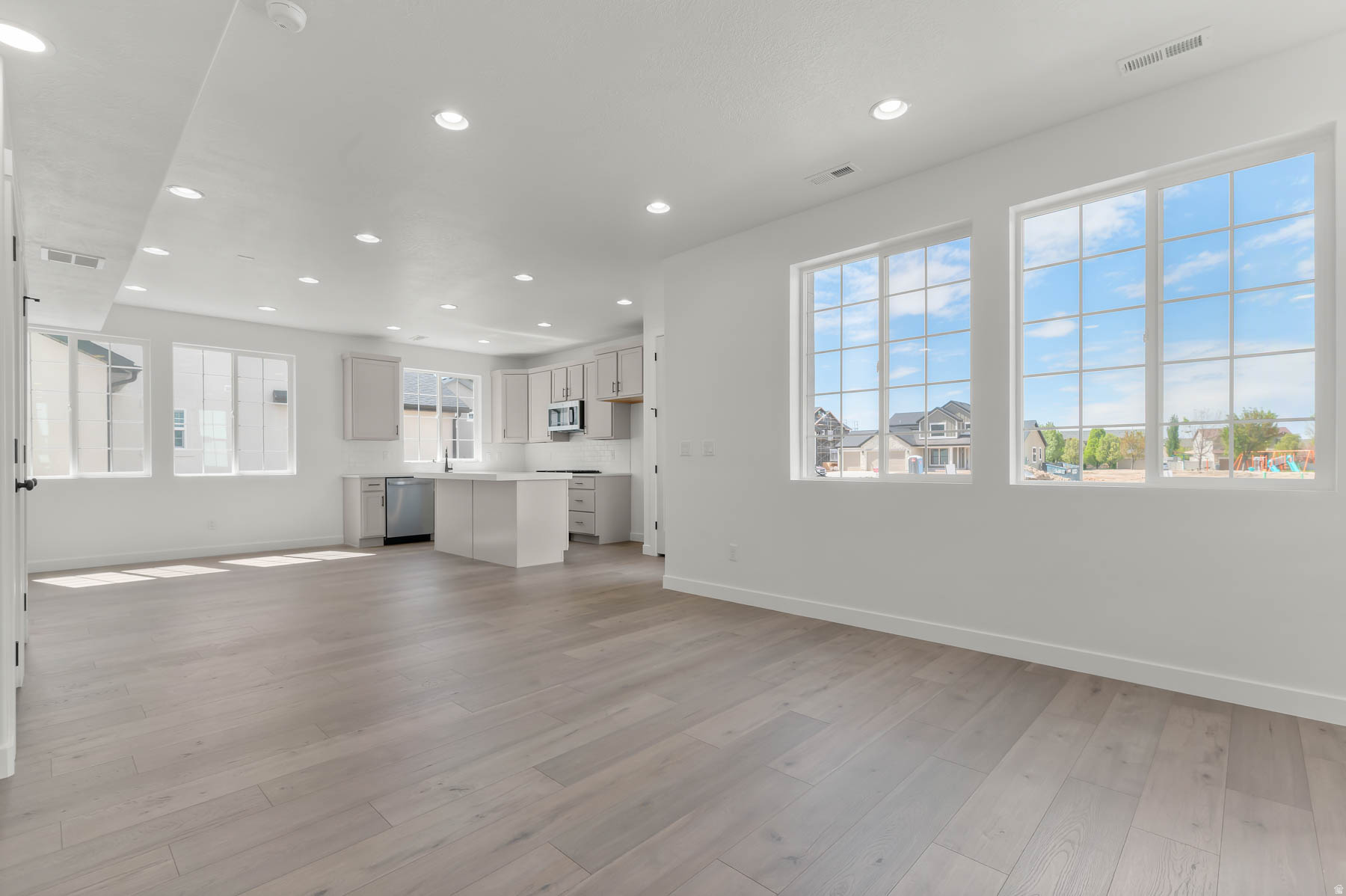 AMBERLY PLACE 12 - Residential