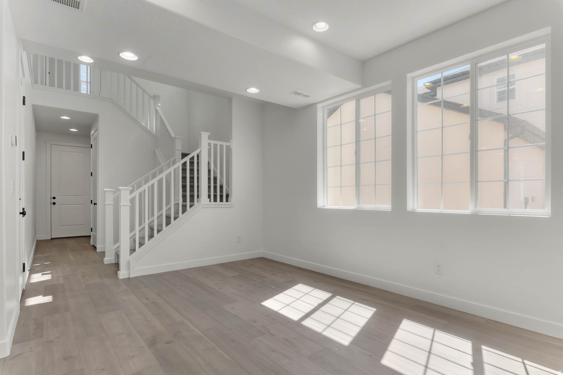 AMBERLY PLACE 12 - Residential