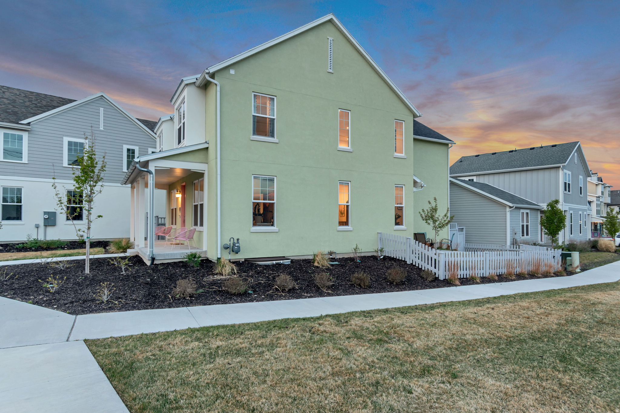 DAYBREAK - Residential