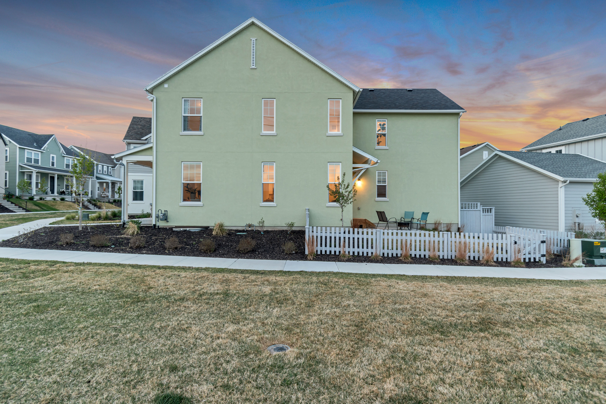 DAYBREAK - Residential