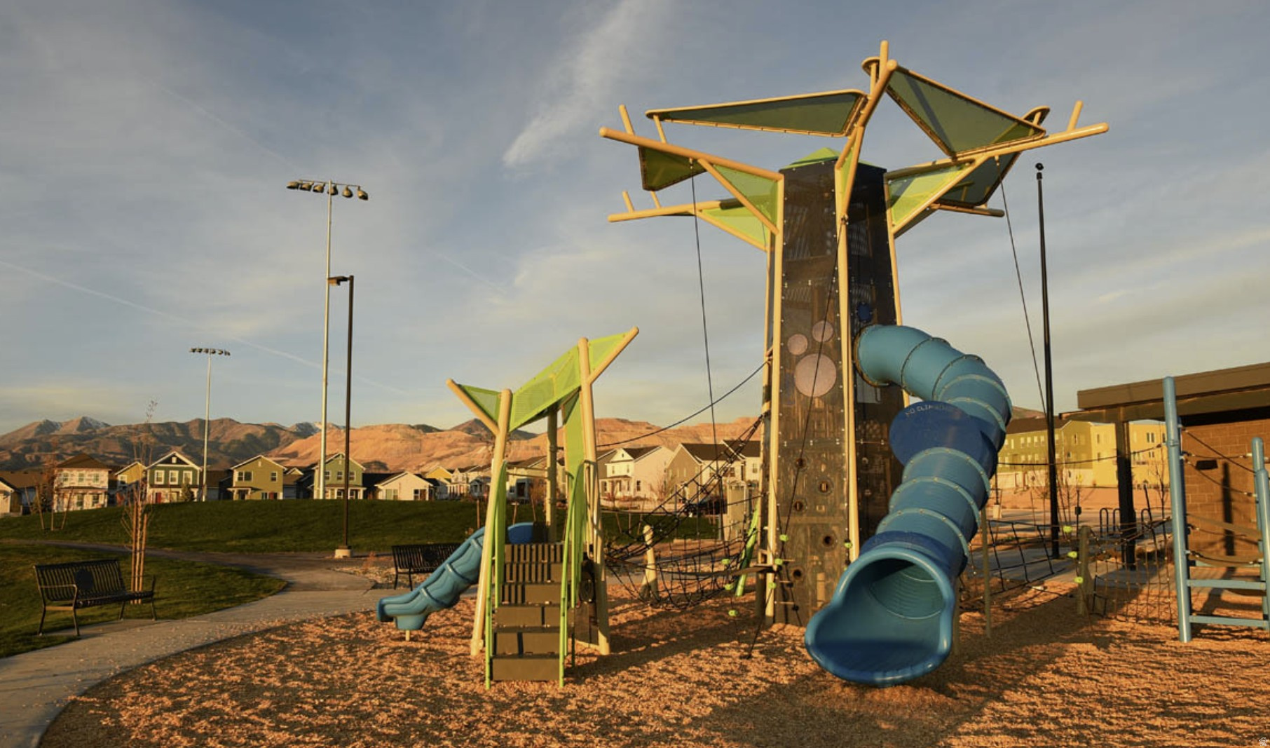 DAYBREAK - Residential