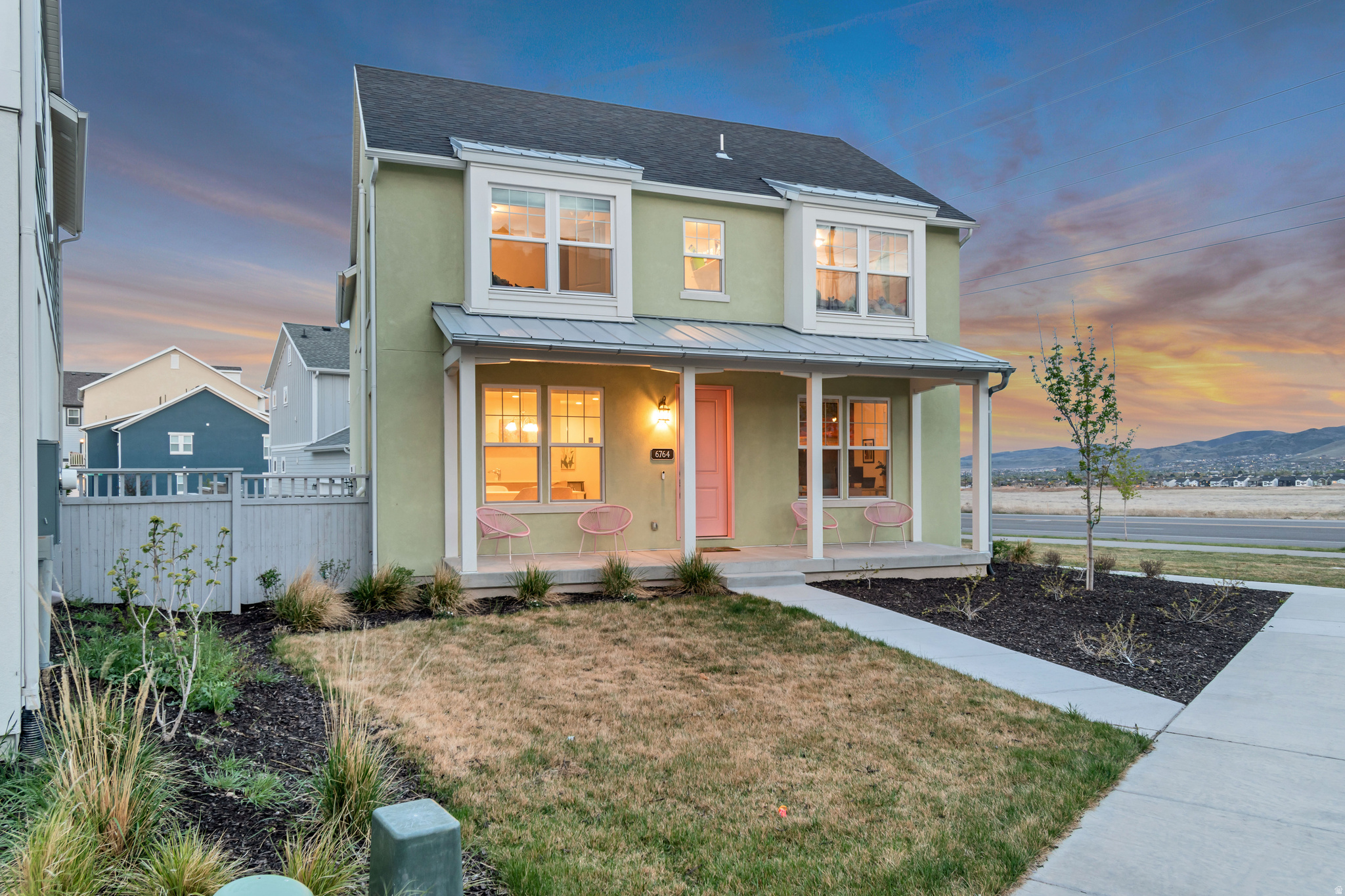 DAYBREAK - Residential