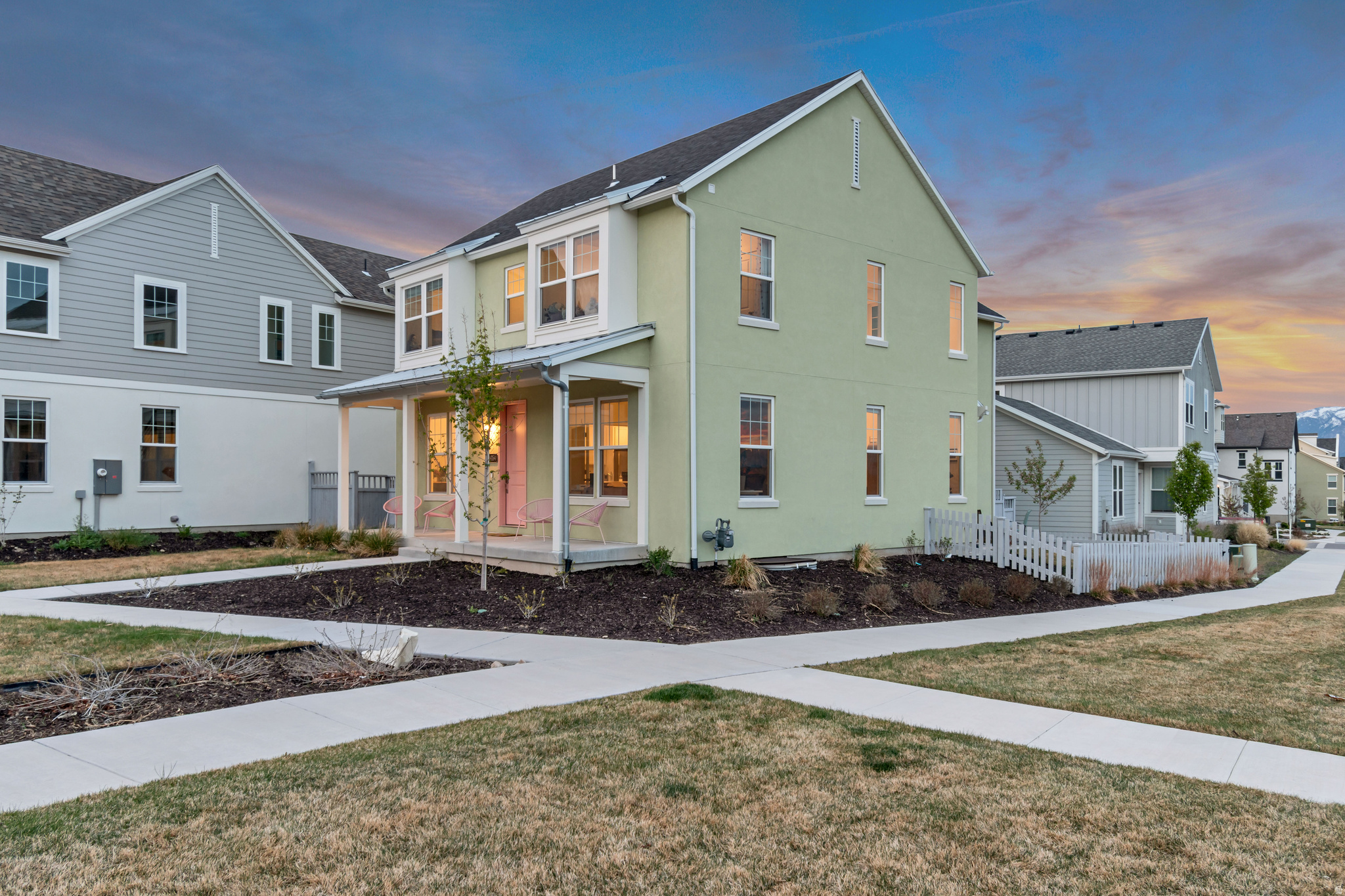 DAYBREAK - Residential