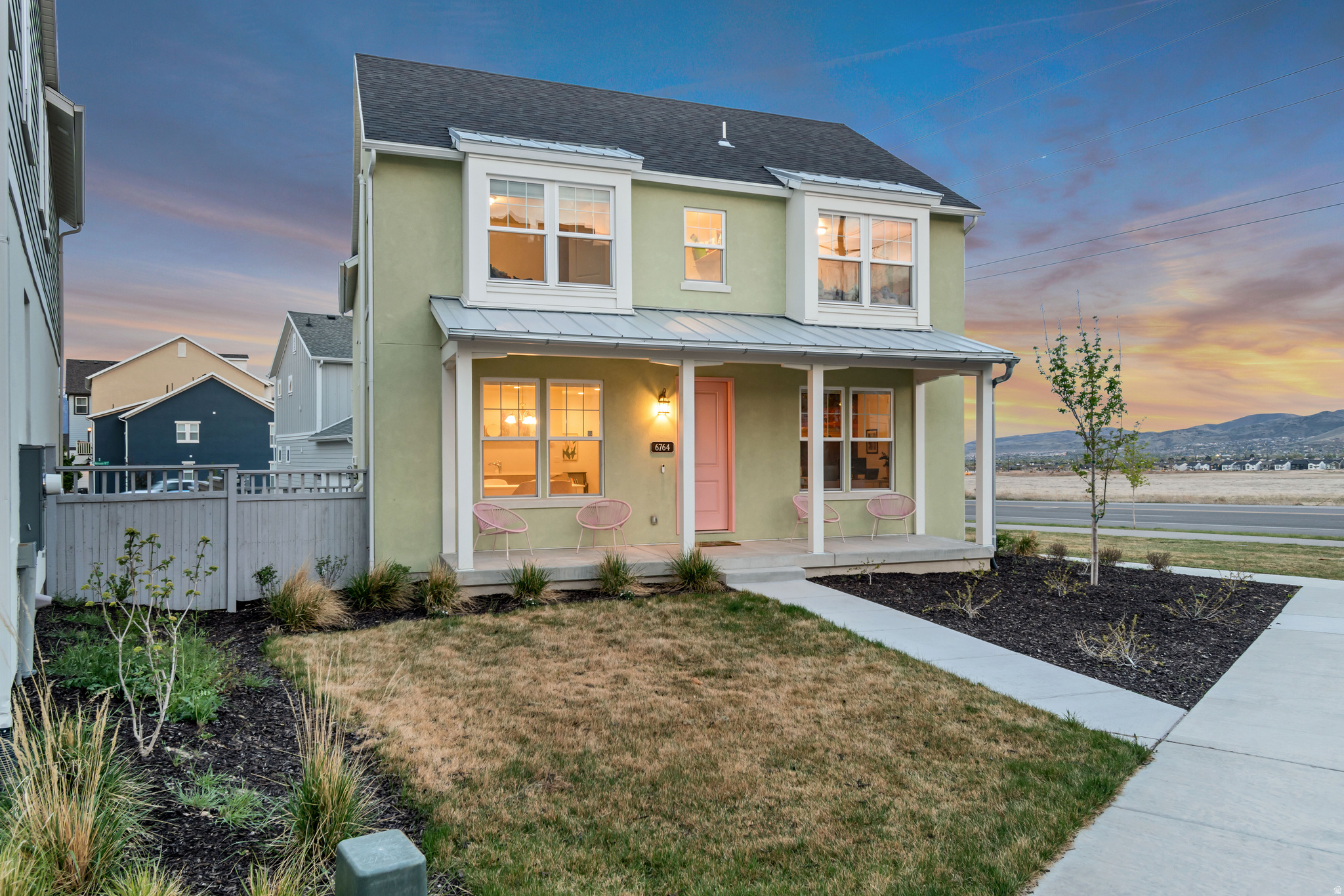 DAYBREAK - Residential