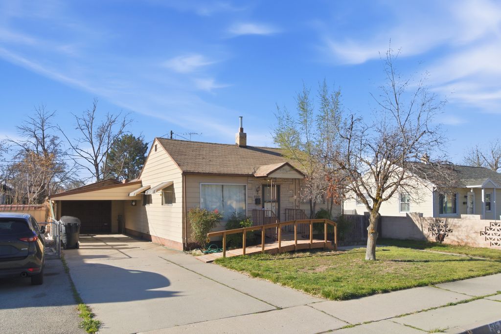 Photo of 935 W 400 N, Provo, UT 84601 (MLS # 2145054)
