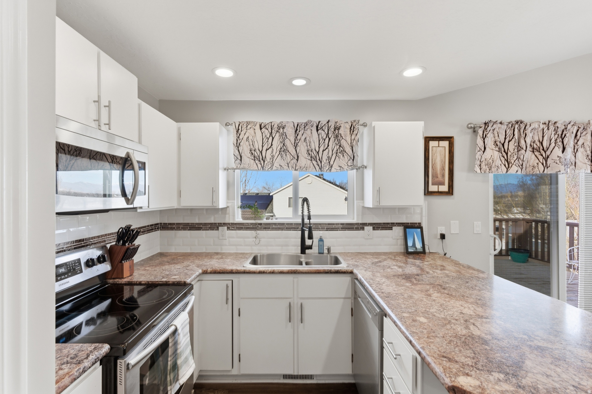 EVERGREEN FARMS - Residential