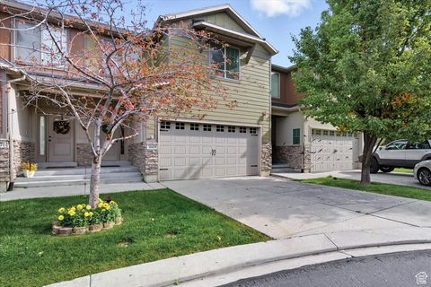 Tiny photo for 10459 S SAGE WOOD WAY, South Jordan, UT 84009 (MLS # 2117893)