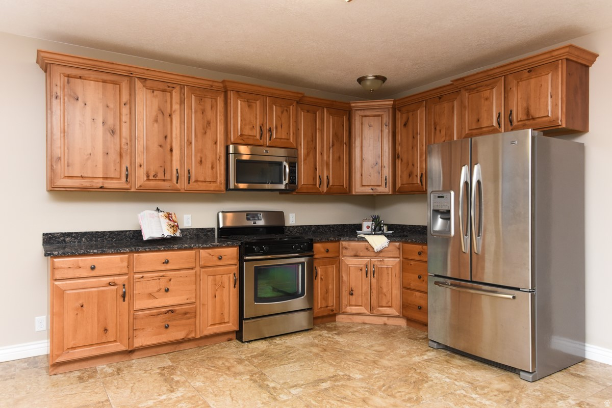 BLAKE MOUNTAIN VIEW EST - Residential