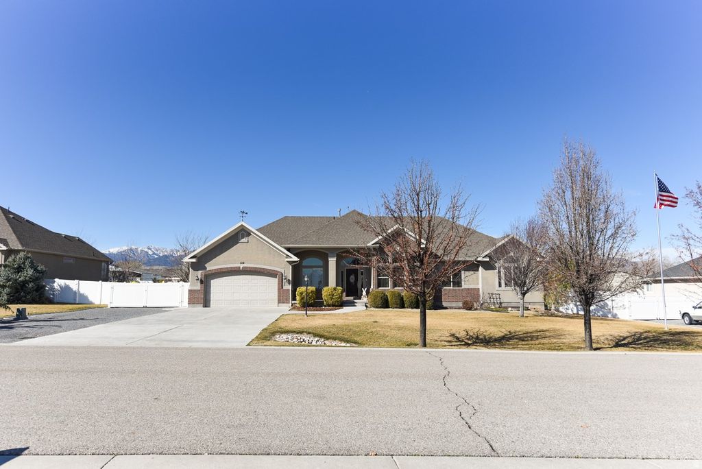 Photo of 518 S HONEY TREE LN E, Grantsville, UT 84029 (MLS # 2141268)
