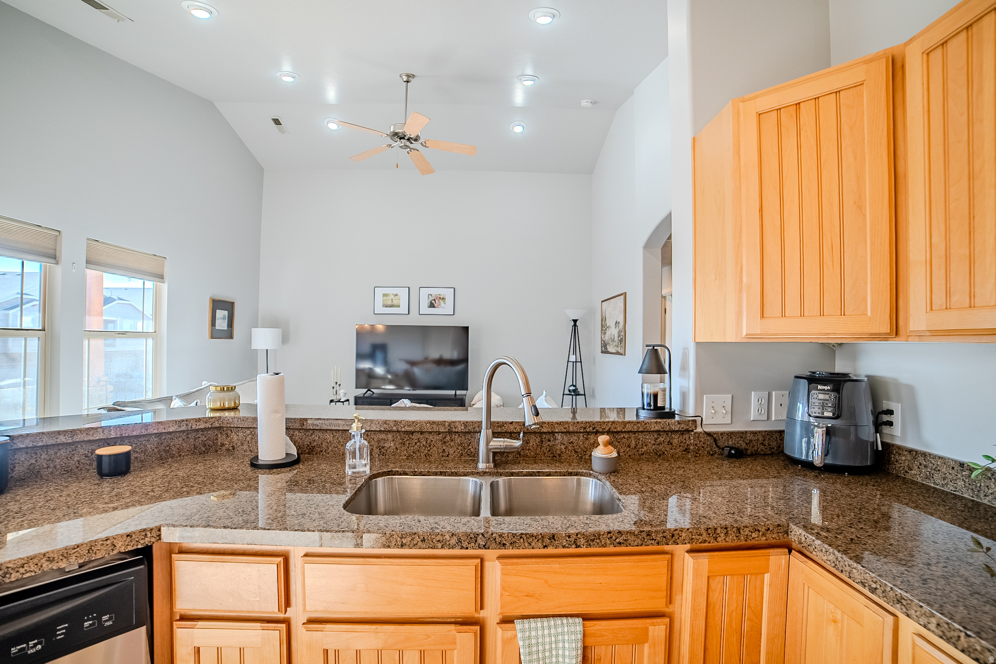 STONEGATE TOWNHOMES - Residential