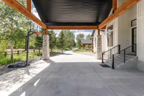 Tiny photo for 1188 S OLD TRAPPERS LOOP RD, Huntsville, UT 84317 (MLS # 2162138)