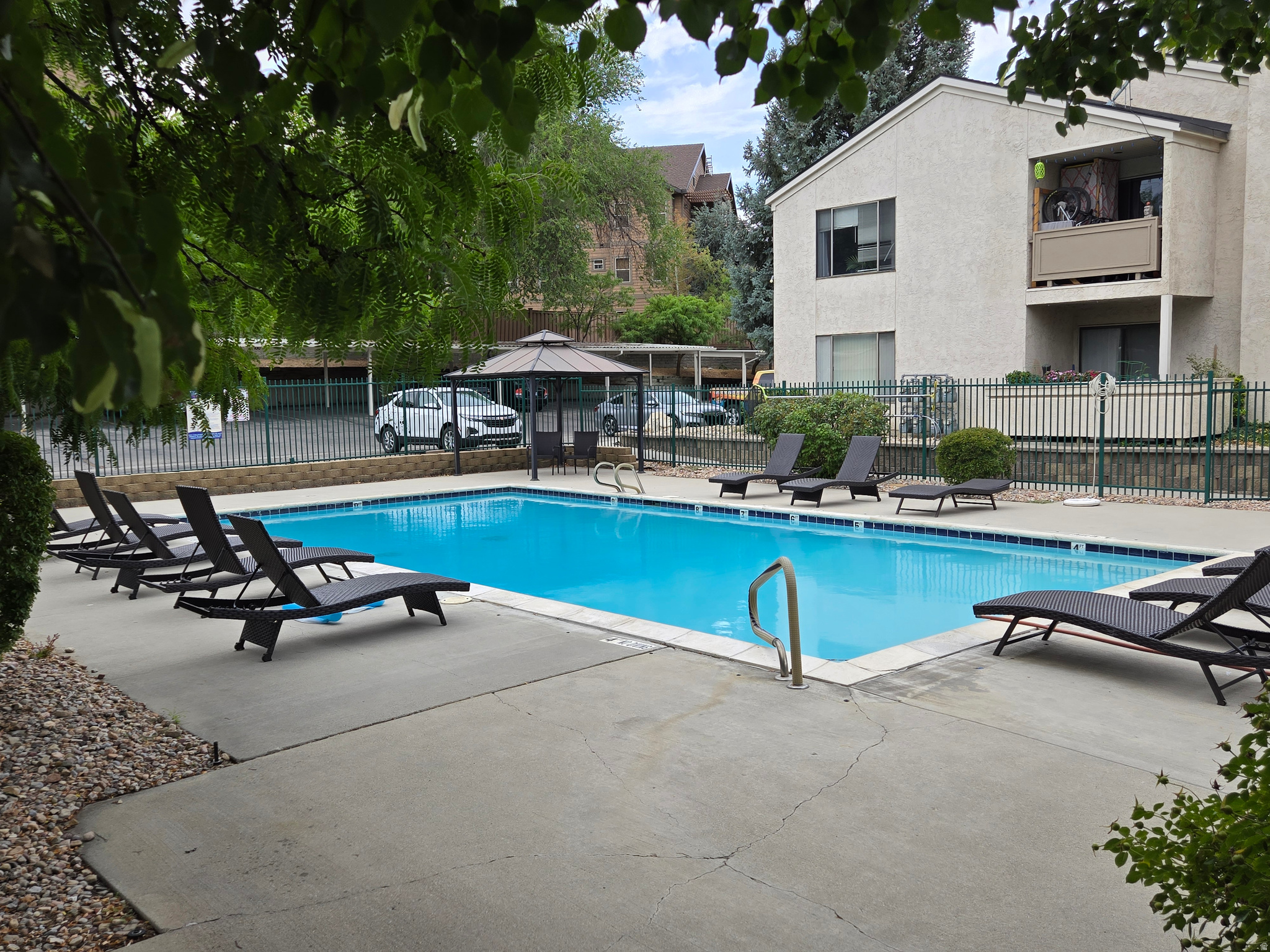 HILL CREEK - Residential