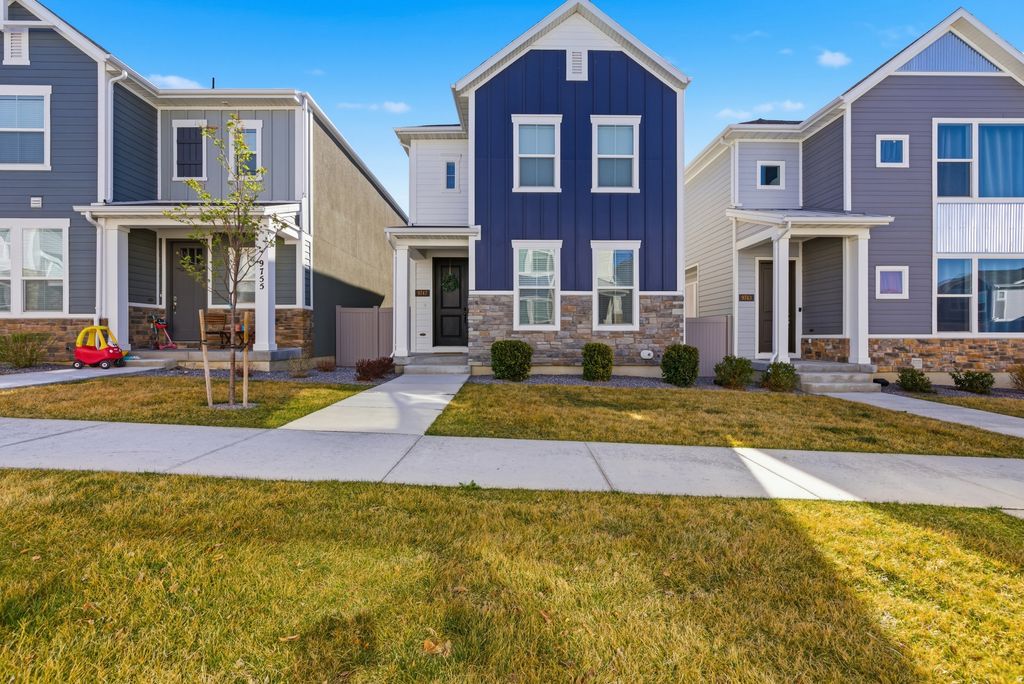 Photo of 9747 N ASHGROVE LN, Highland, UT 84003 (MLS # 2145624)