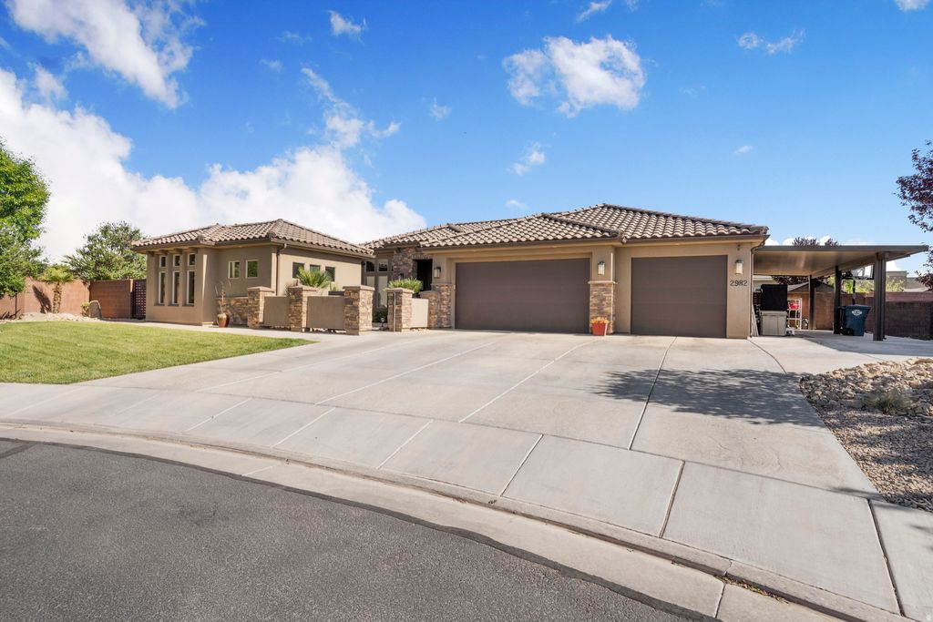 Photo of 2982 E CARMINE DR, Saint George, UT 84790 (MLS # 2160016)