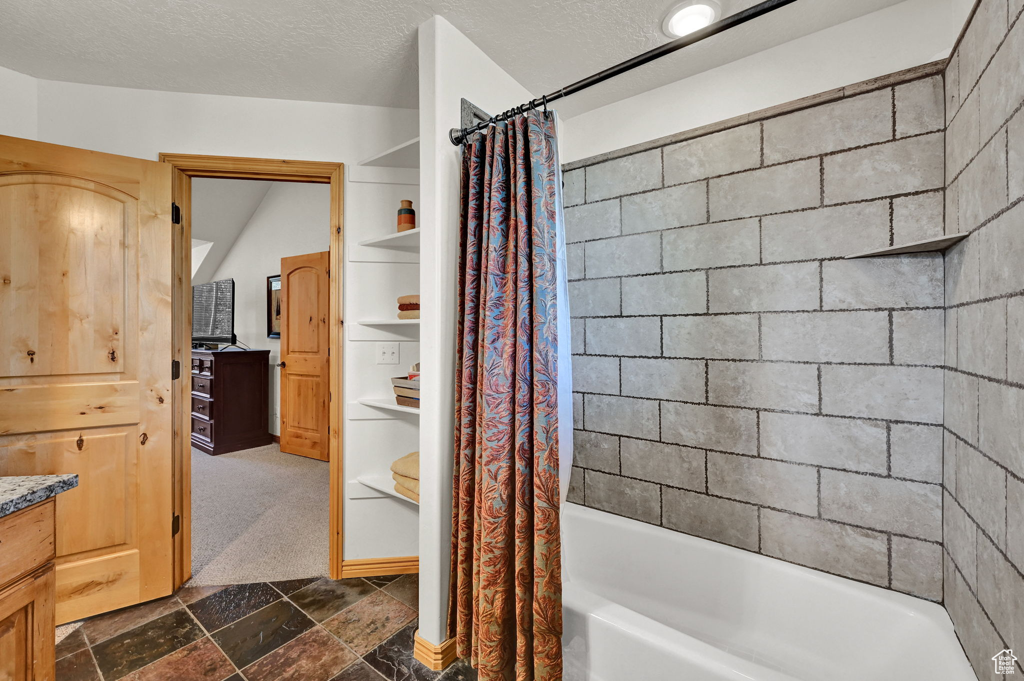 MOOSE HOLLOW - Residential
