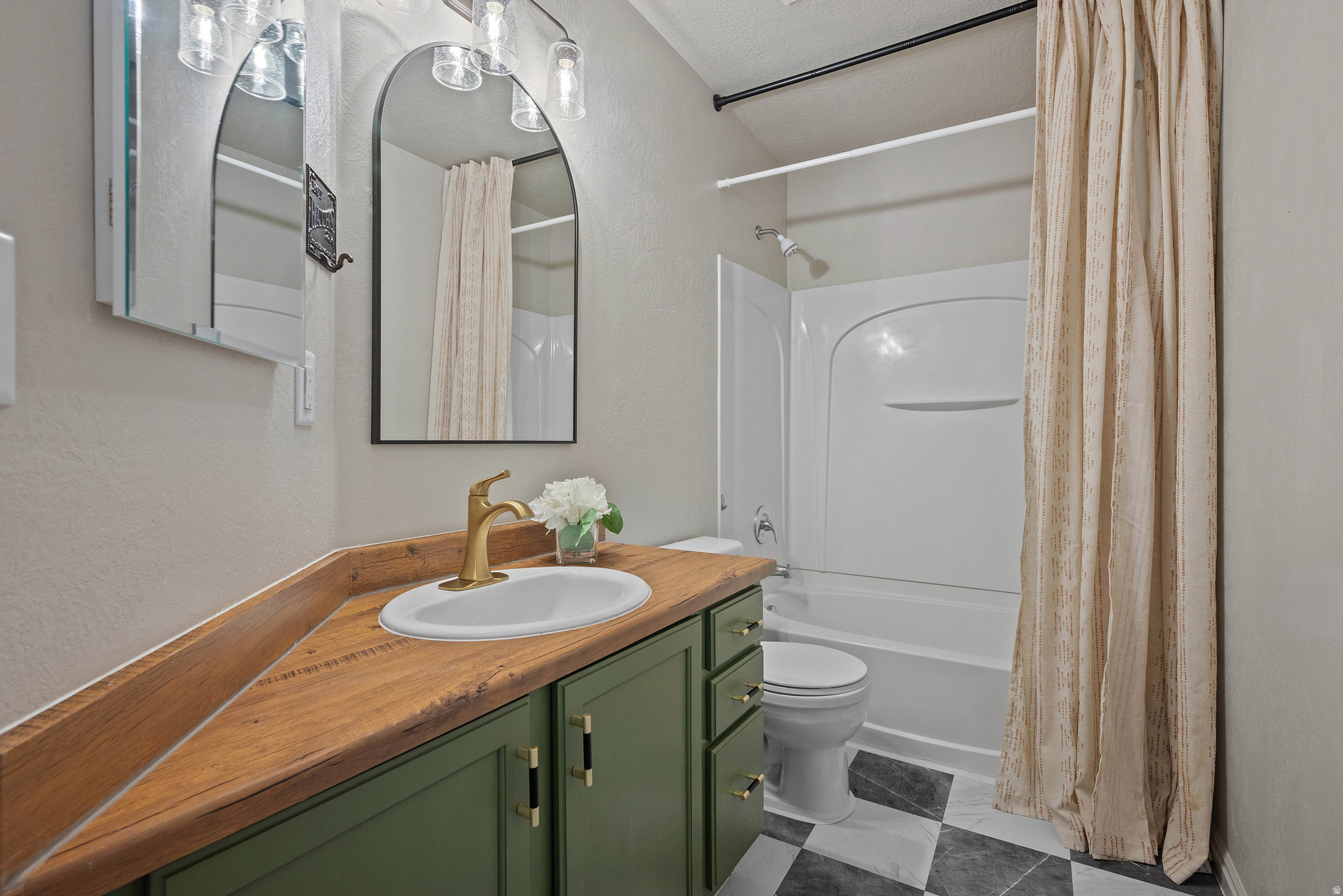 GREENFIELD TOWNHOME - Residential
