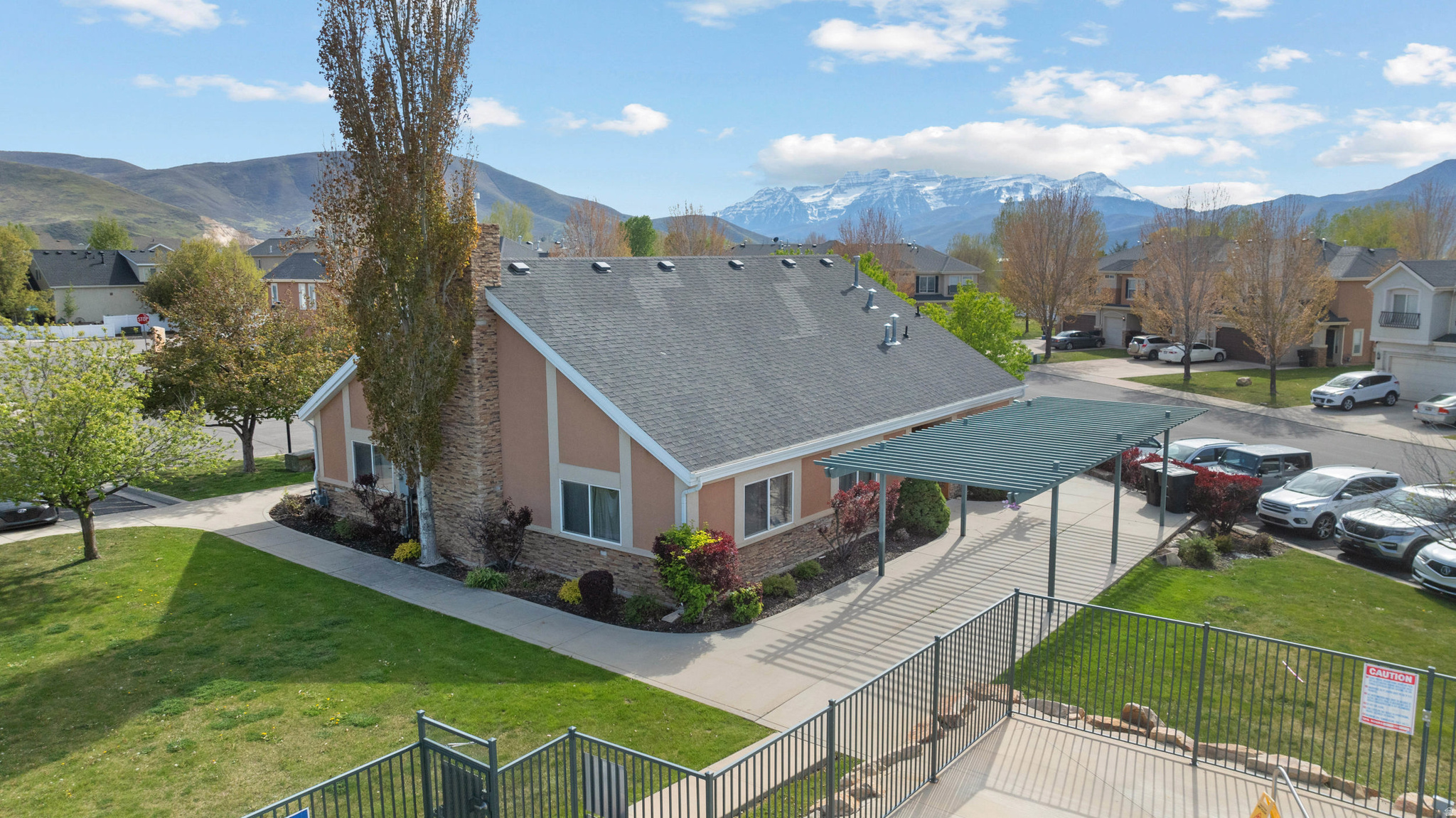 GREENFIELD TOWNHOME - Residential