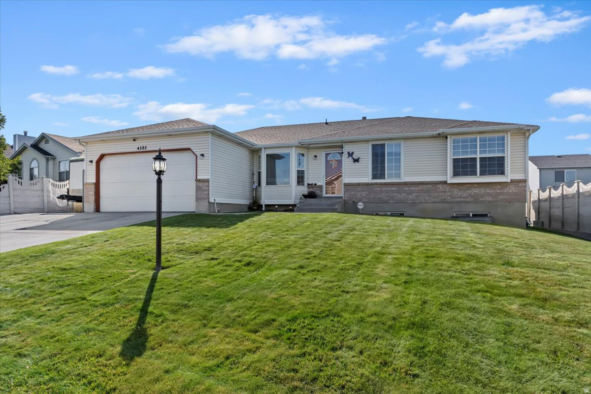 IRON WOOD - Residential