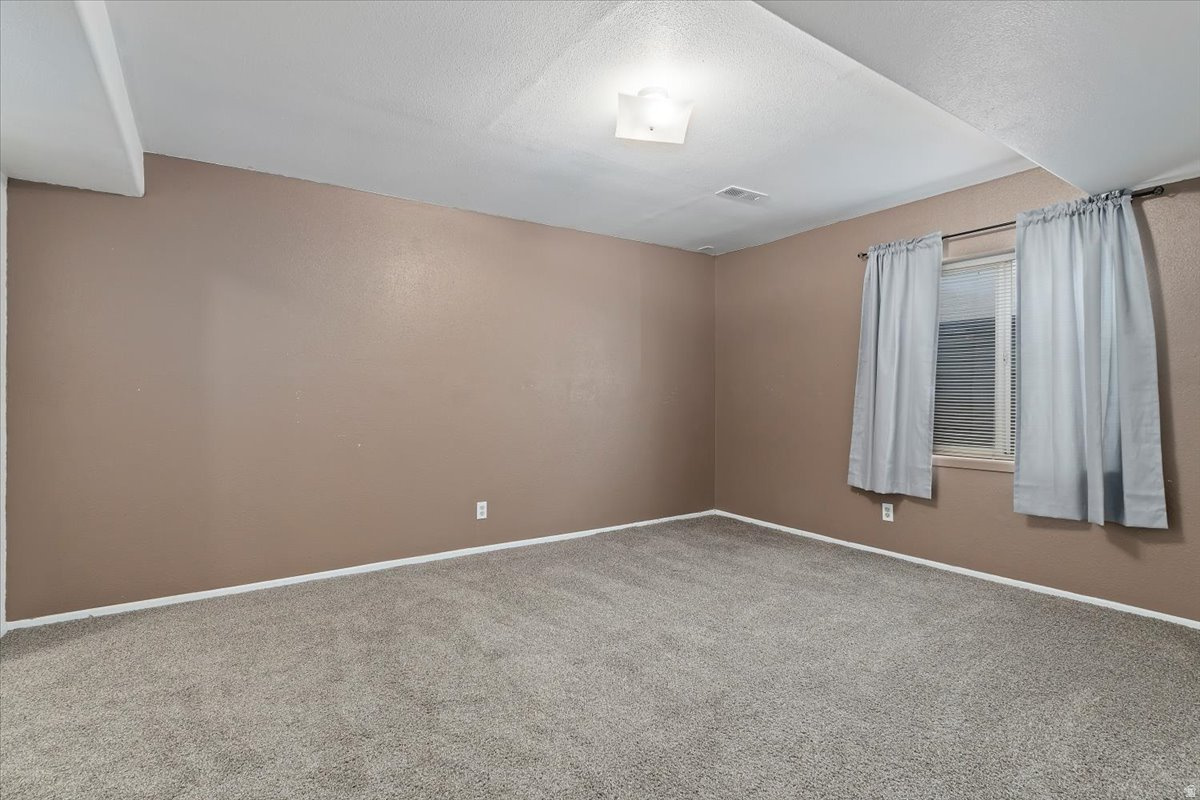 IRON WOOD - Residential