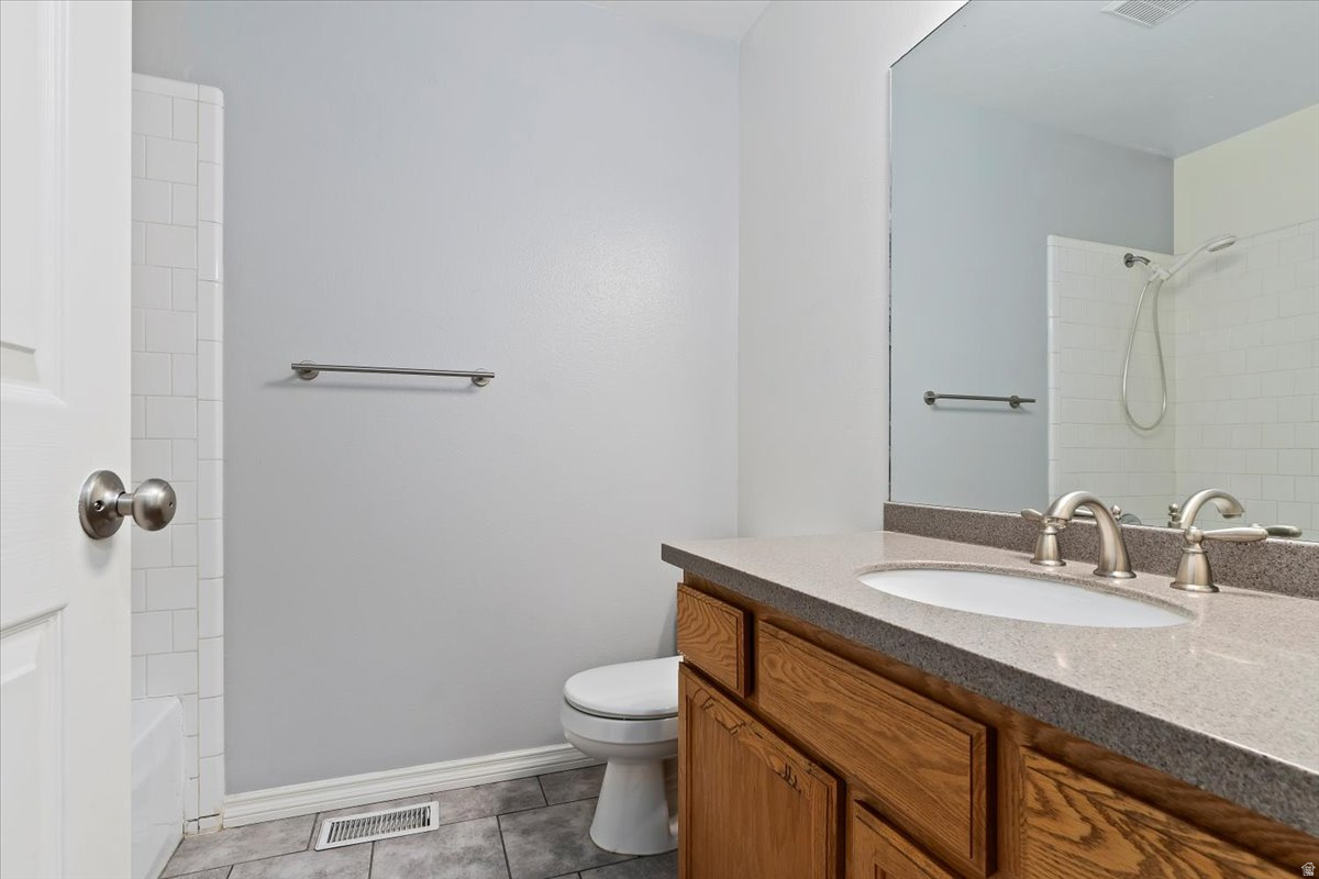 IRON WOOD - Residential