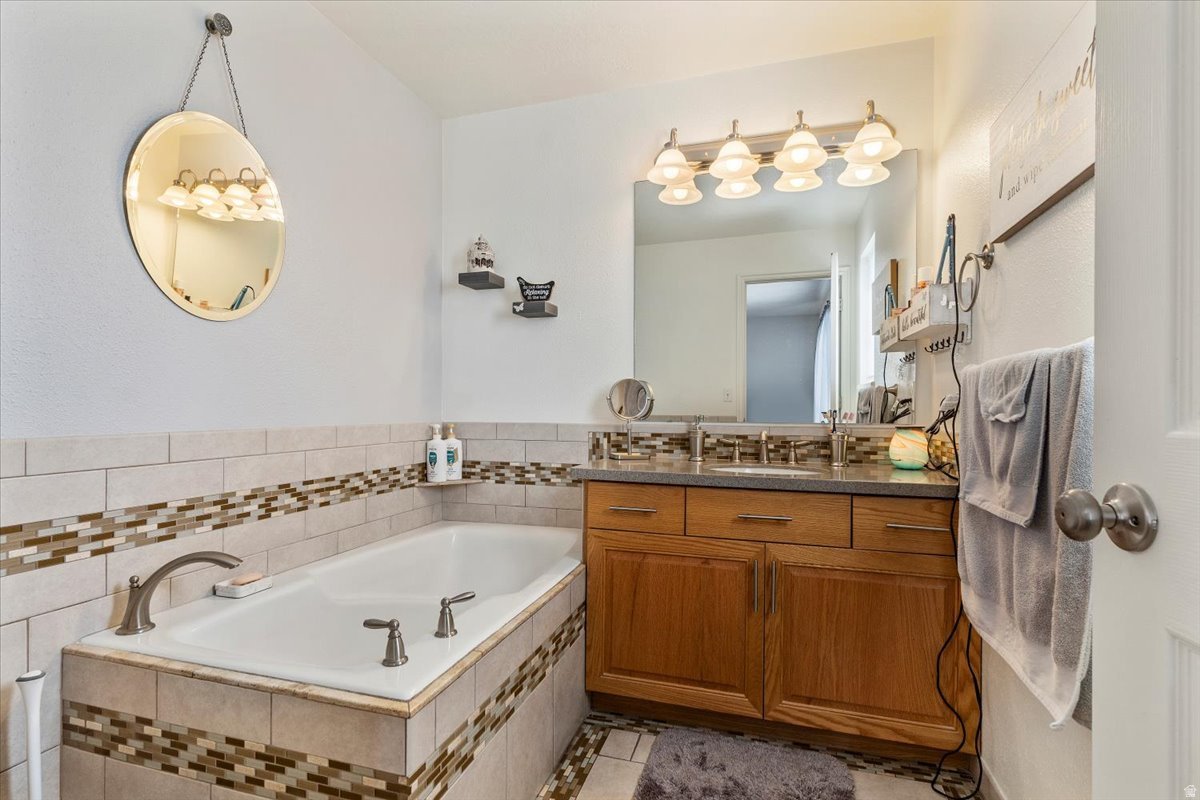 IRON WOOD - Residential