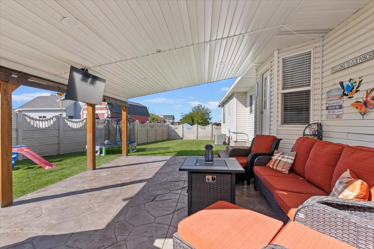 IRON WOOD - Residential