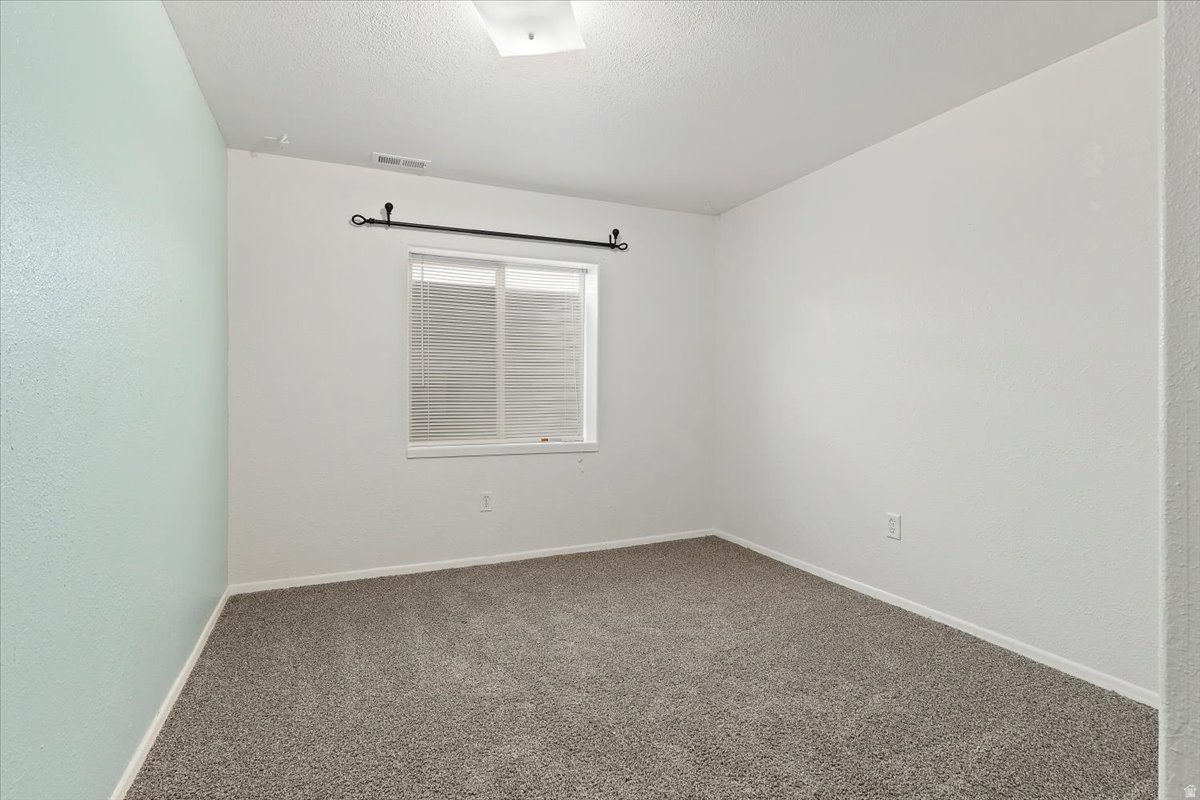 IRON WOOD - Residential