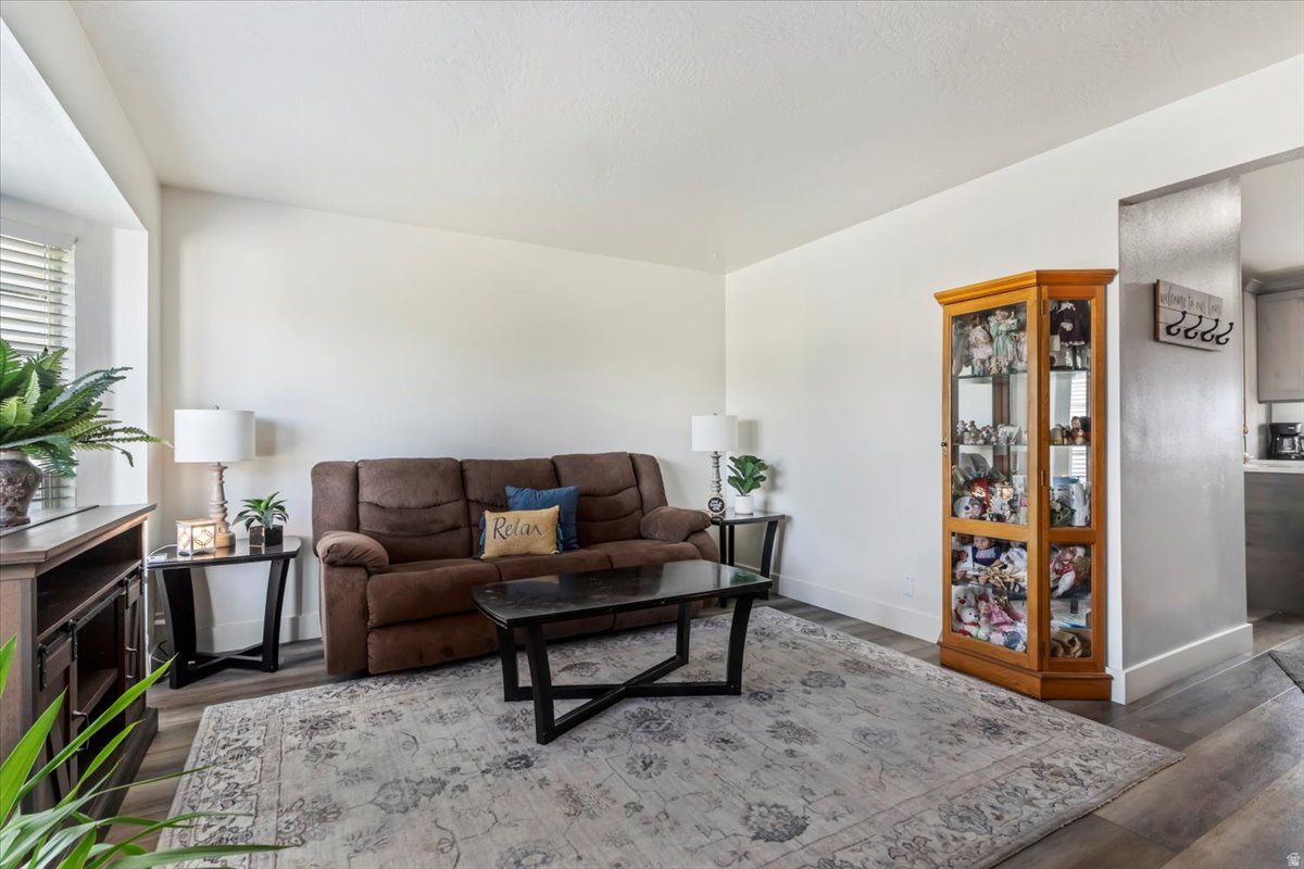 IRON WOOD - Residential