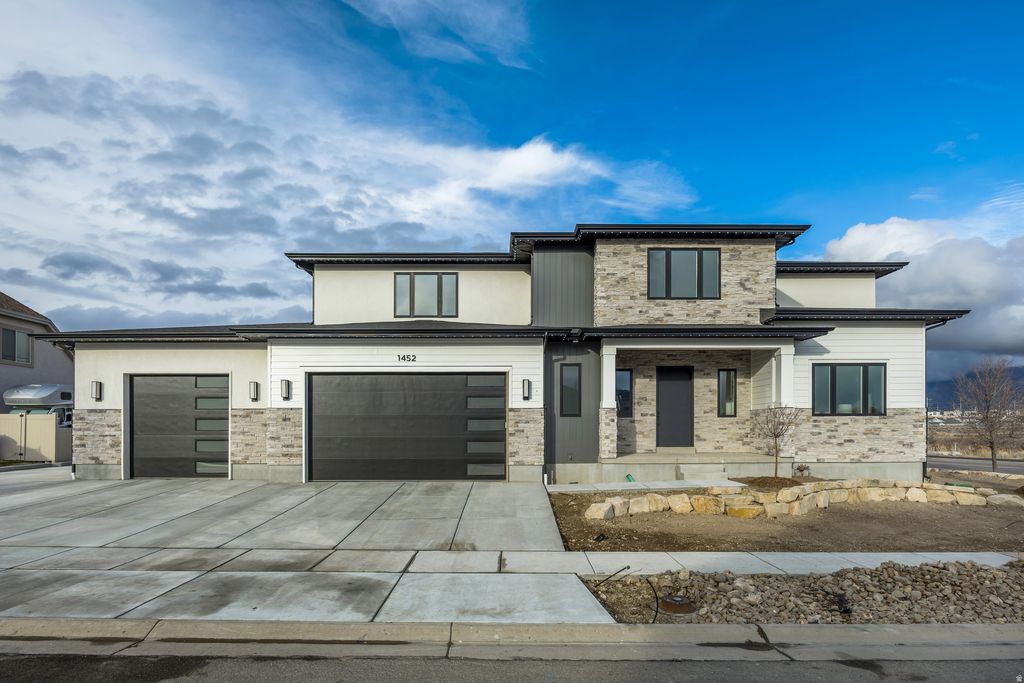 Photo of 1452 W MEADOW GLEN DR, Bluffdale, UT 84065 (MLS # 2137299)