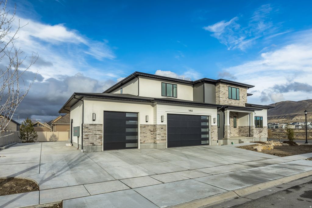 Photo of 1452 W MEADOW GLEN DR, Bluffdale, UT 84065 (MLS # 2137299)