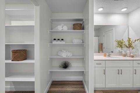 Tiny photo for 1538 S STAIRCASE WAY #4104, Washington, UT 84780 (MLS # 2121456)