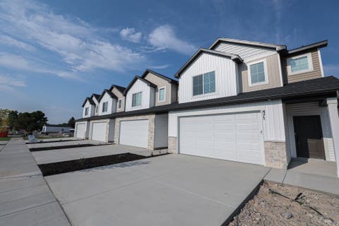 Townhouse For Sale - 669 N 300<br/> Smithfield, UT 84335