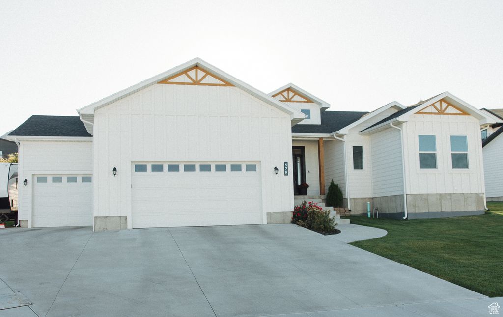 Photo of 628 S 1080 E, Smithfield, UT 84335 (MLS # 2113632)