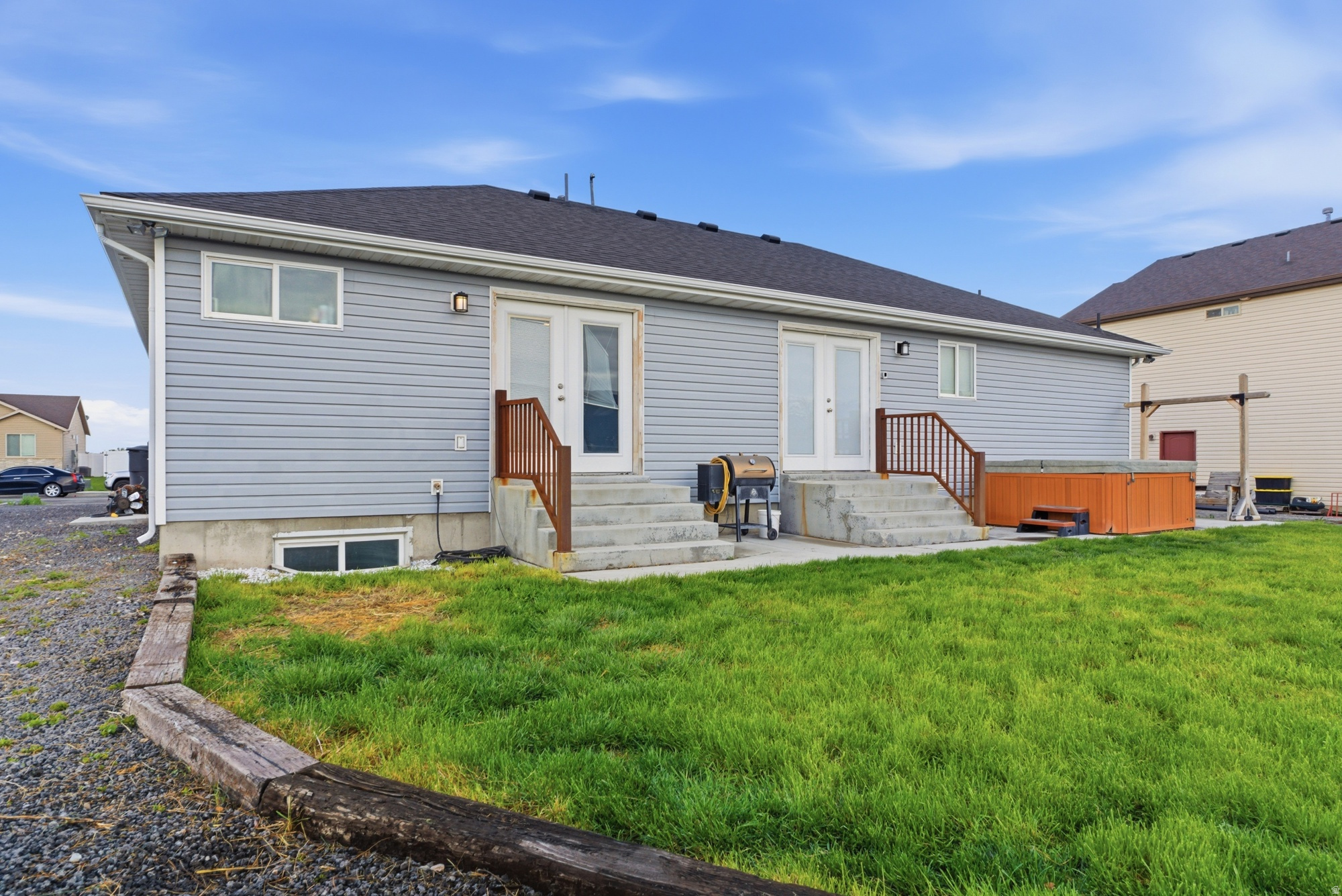 CHATEAU RIVER - Residential