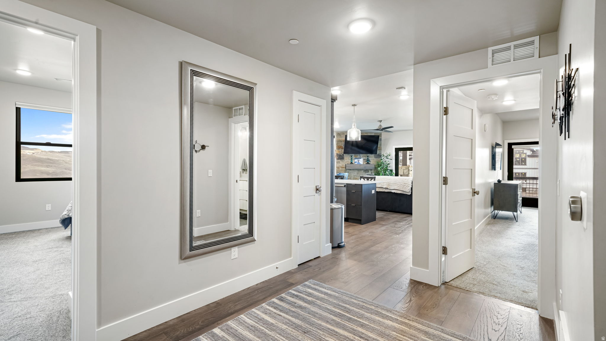 MAYFLOWER LAKESIDE - Residential