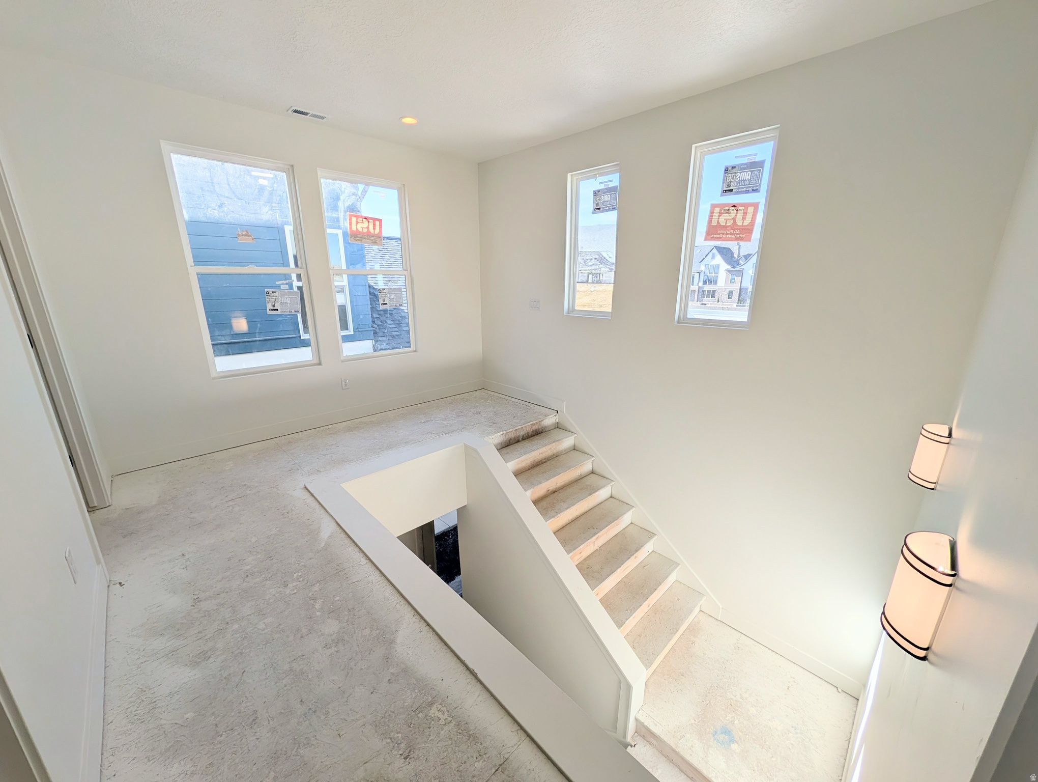 DAYBREAK - Residential