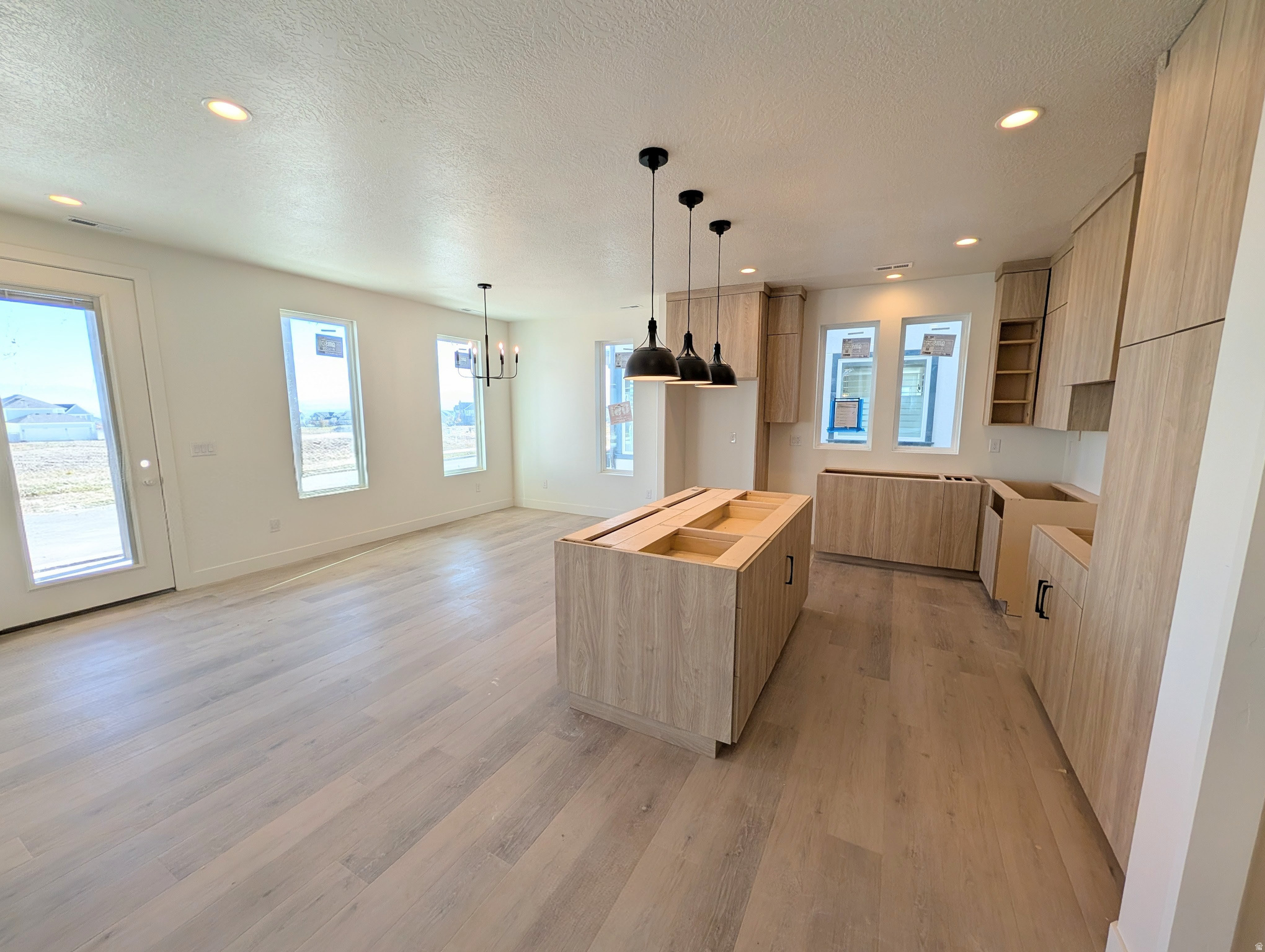 DAYBREAK - Residential