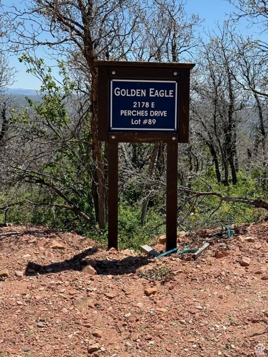 Golden Eagle Lots offer a stunning combination of mountain, lake and ski resort views frome a private subdivision in Hideout. Super easy build homesite for main floor living with a full walk-out basement and convenient 4 season recreation.
