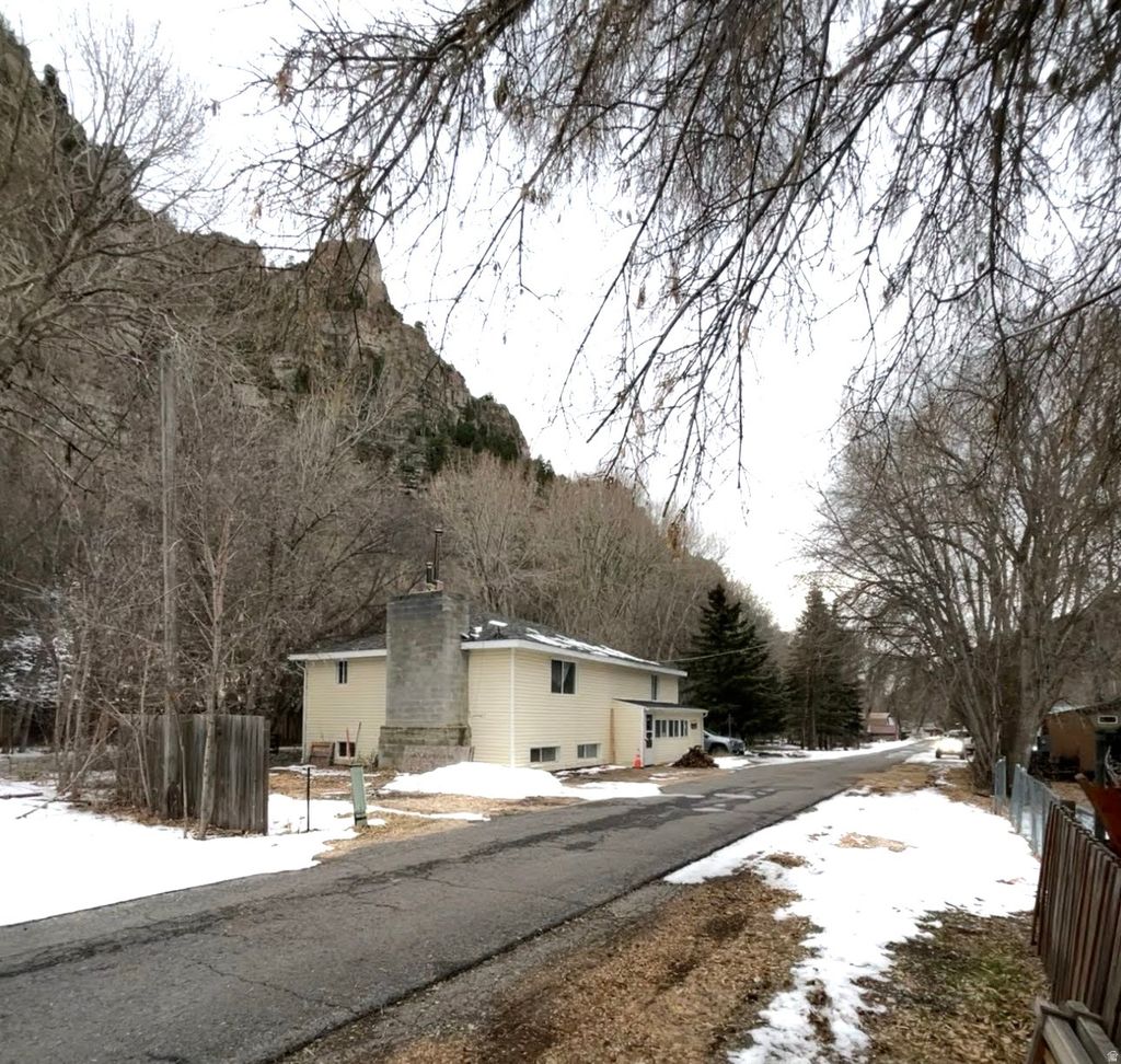 Photo of 9 W MINERS ST S, Stockton, UT 84071 (MLS # 2136691)
