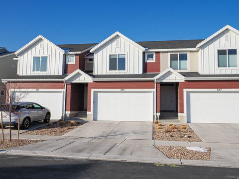 Photo of 623 N SCUTTLEBUTT LN #2047, Saratoga Springs, UT 84043 (MLS # 2131029)