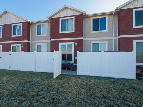Tiny photo for 623 N SCUTTLEBUTT LN #2047, Saratoga Springs, UT 84043 (MLS # 2131029)