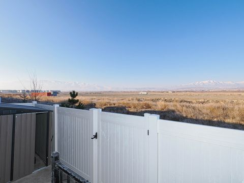 Tiny photo for 623 N SCUTTLEBUTT LN #2047, Saratoga Springs, UT 84043 (MLS # 2131029)