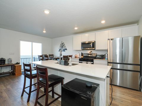 Tiny photo for 623 N SCUTTLEBUTT LN #2047, Saratoga Springs, UT 84043 (MLS # 2131029)