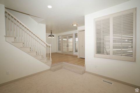 231 W Meadow Ln N, Centerville, UT 84014 - MLS#: 2070864