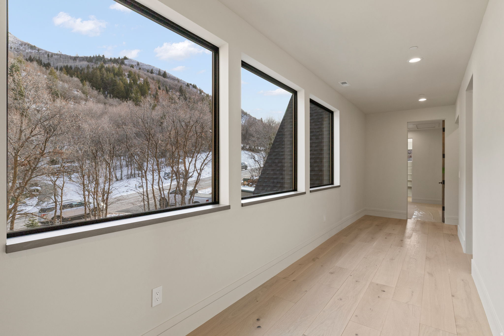 THOUSAND OAKS - Residential