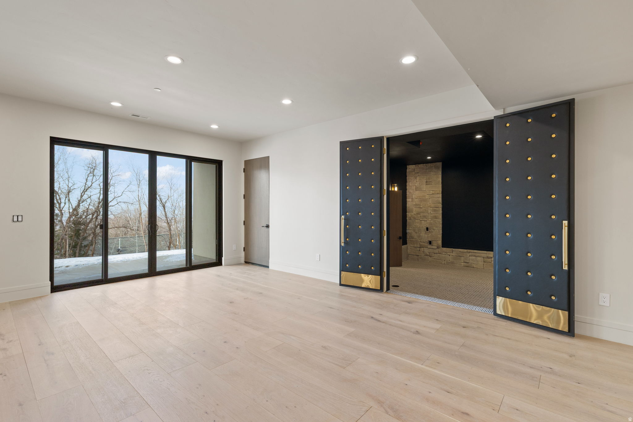 THOUSAND OAKS - Residential