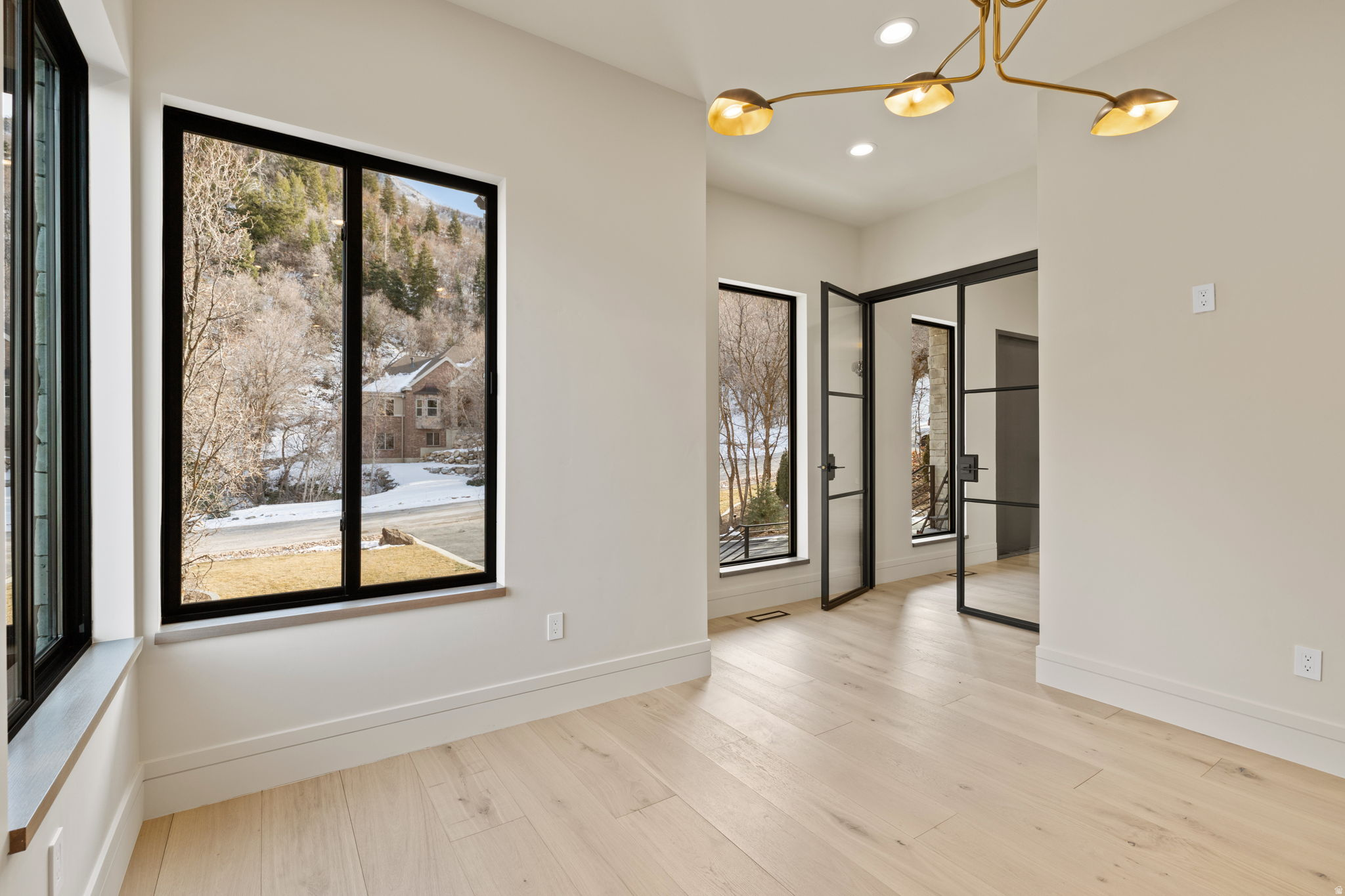 THOUSAND OAKS - Residential