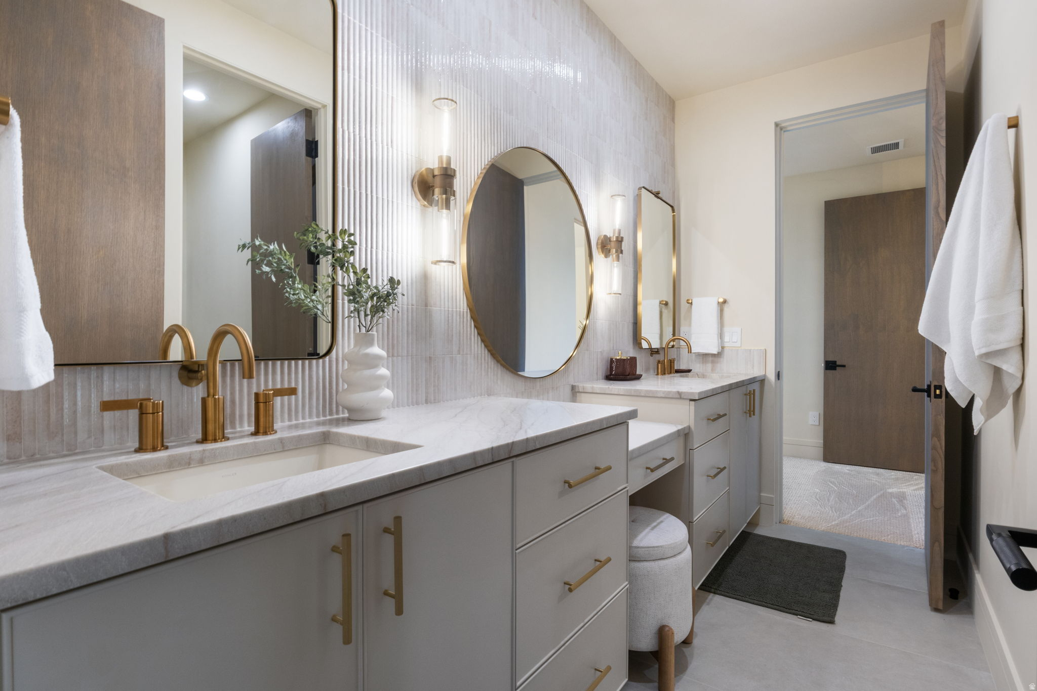 THOUSAND OAKS - Residential