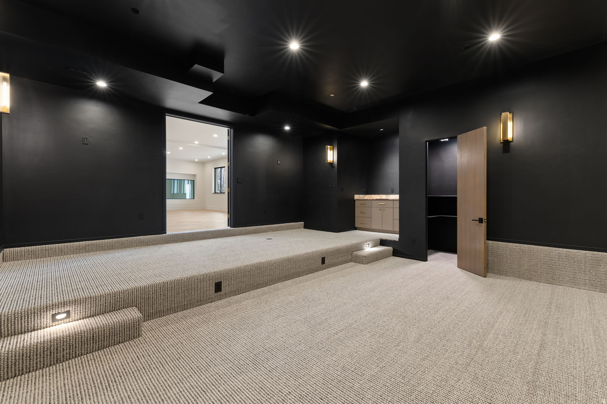 THOUSAND OAKS - Residential