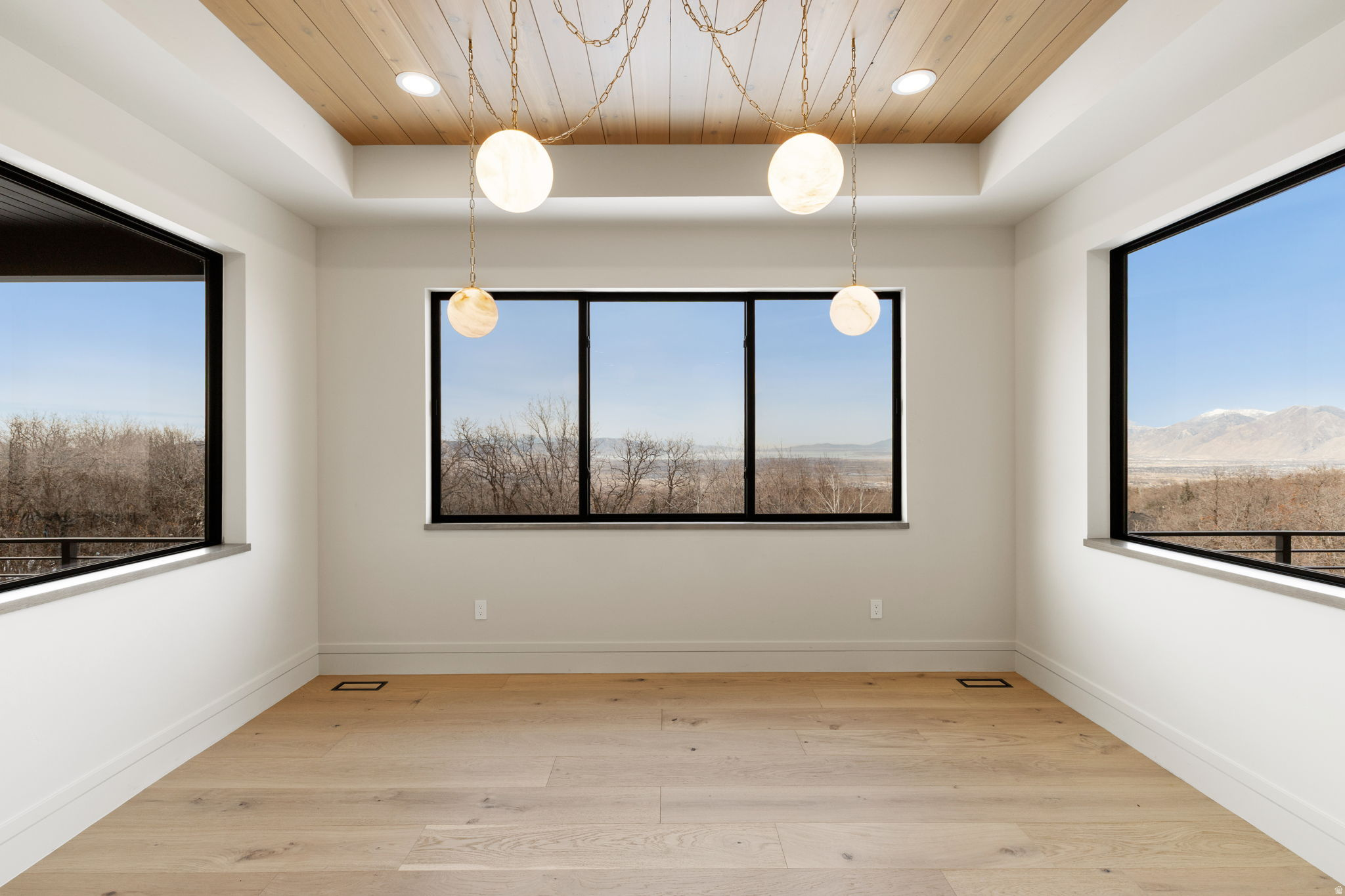 THOUSAND OAKS - Residential